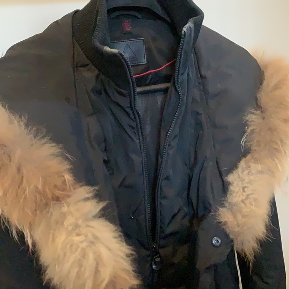 Black long puffer coat - size small - Picture 3 of 3
